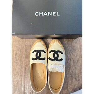 Chanel Raffia Espadrilles Loafers Beige Woven CC Logo Flats Made in Spain 37